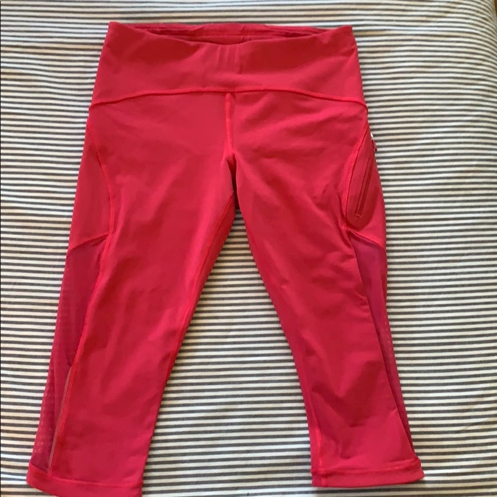 Lululemon cropped mesh capri with pockets